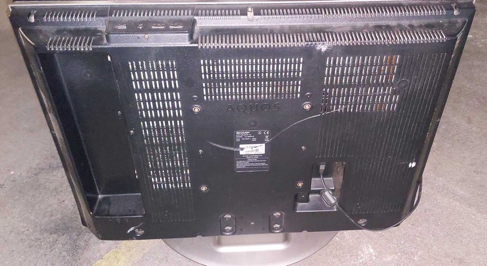 TV Sharp 32" (para peças)