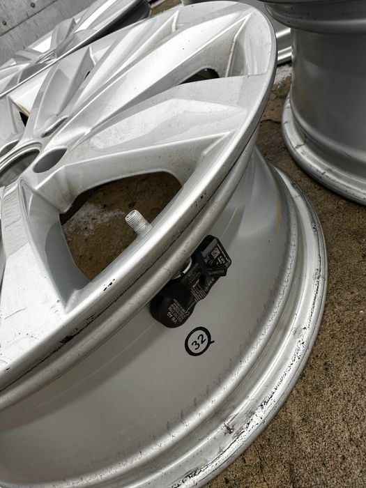 Диски R17 5/112 +Датчики тиску Volkswagen Golf Passat CC Audi Skoda