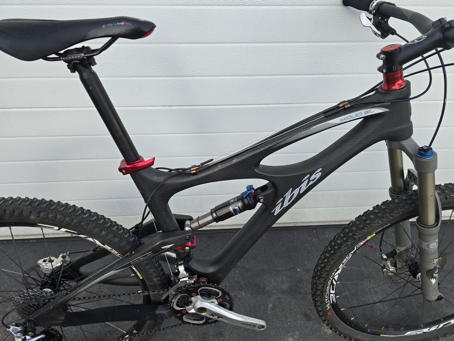 Bicicleta de carbono suspensao total m