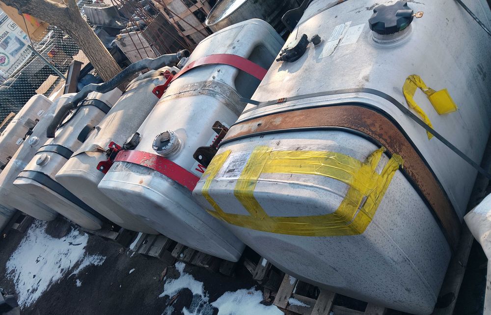 Паливний бак б/в MAN, Mercedes Actros, Atego, Axor