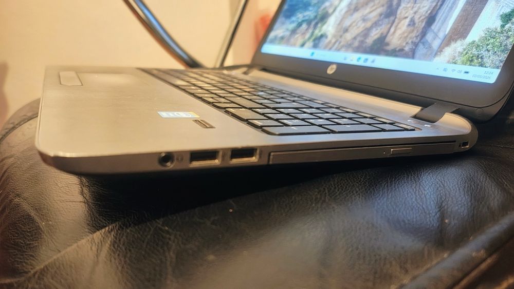 HP Probook 450 G2(I5-4210U, 12GB Ram, 500GB SSD, R5 M255 2GB, fullHD)