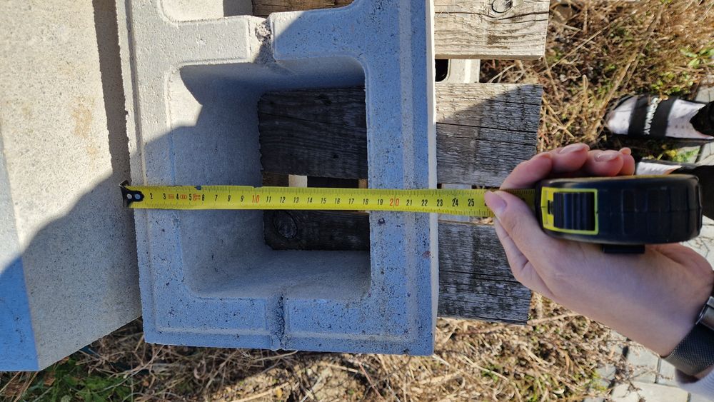 Pustak ogrodzeniowy biały