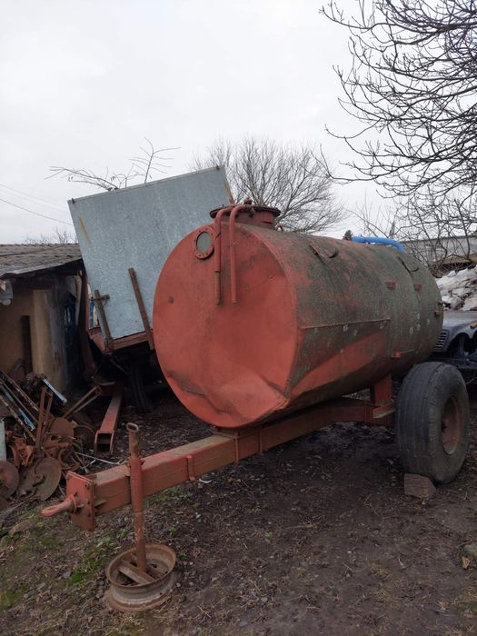 Бочка 3 куба  емкисть