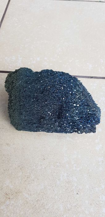 Węglik krzemu karobrund duży kryształ 1270 G 1,27 KG