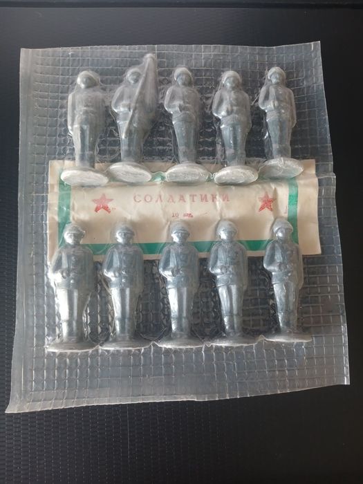 Набор оловянных солдатиков в запайке