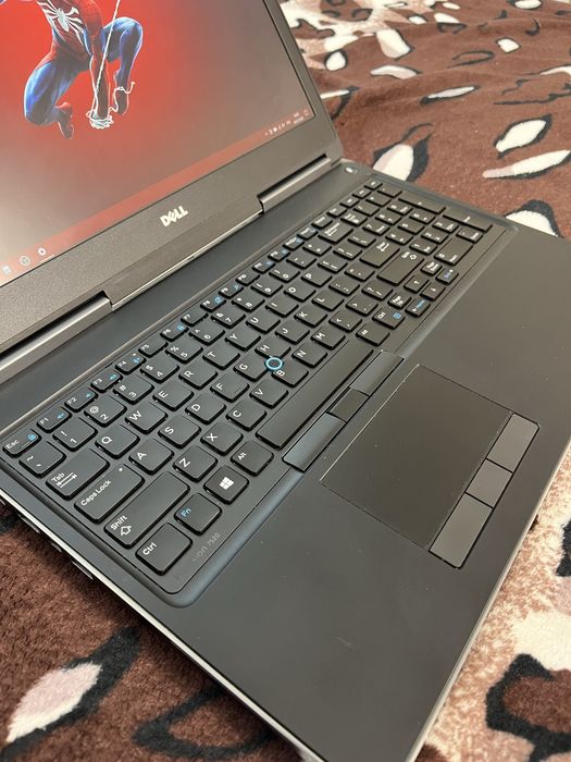 Dell precision 7520 i7 7920hq 16gb radeon pro wx4130