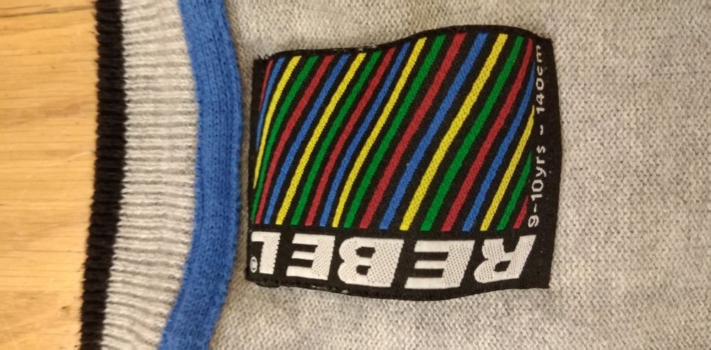 Sweter Rebel rozm. 140 bawelna