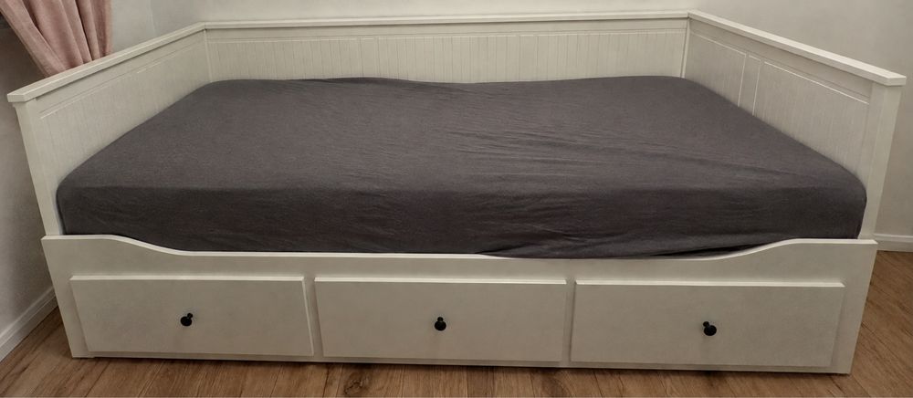 Lóżko IKEA Hemnes w kolorze białym