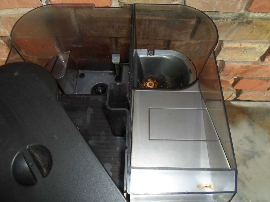 SAECO  (повноавтоматична кавова машина)