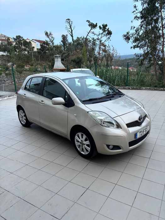 Toyota Yaris 1.3 VVT-i High Pack +Navi  GPL