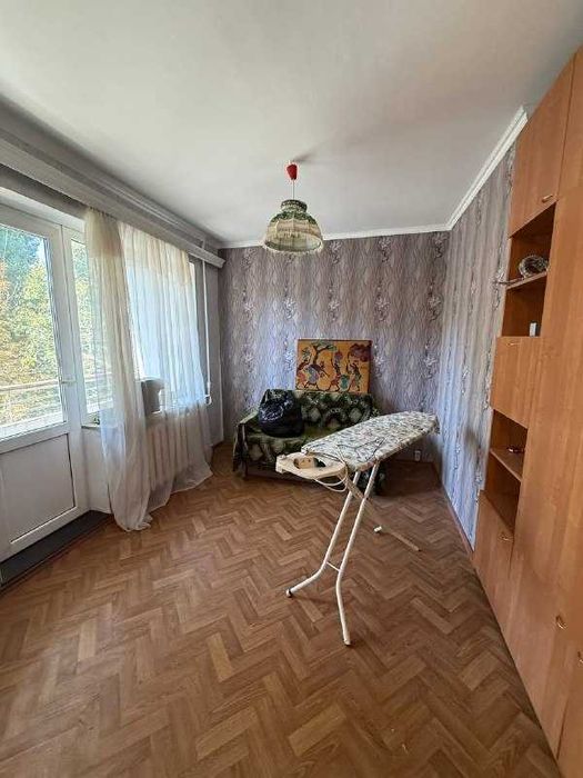 5-кімн квартира Двостороння ГАЗ Комора  Балкон Поруч школа, садочок і зручна транспортна розв'язка  Ключі на руках Корольова Таїрова Київський р-н