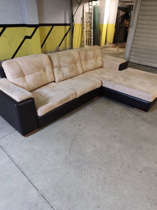 Sofá com chaise longue