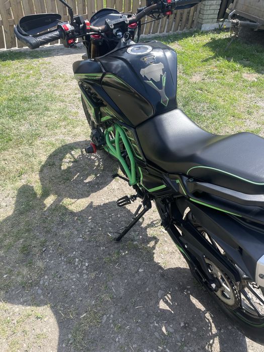 Продається майже новий текен спарк 300
