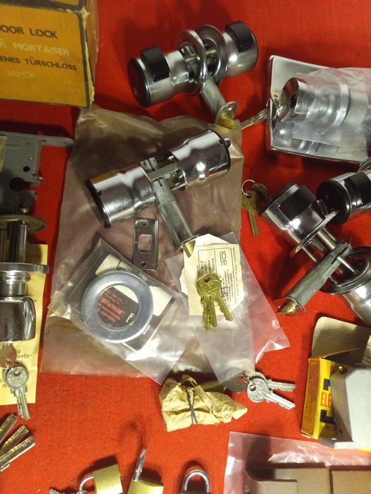 zamek wkladka  Nowa z PRL u