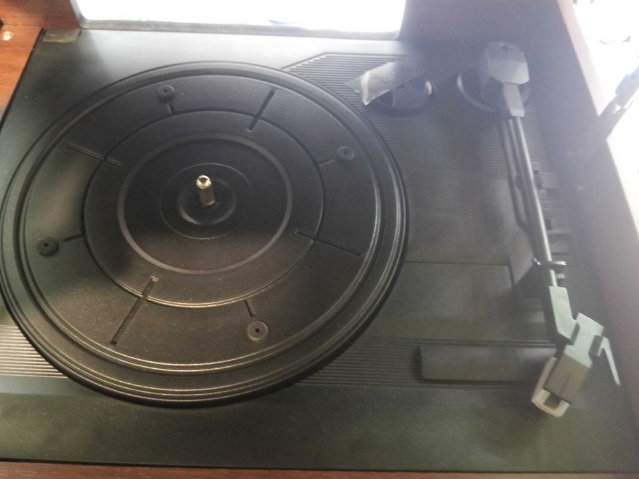 Gramofon Auna TT-92W z radiem