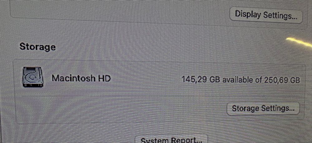 Macbook Pro 2018 ( para peças, ecrã não está a funcionar)