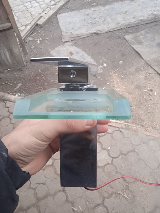 Кран з підсвіткою