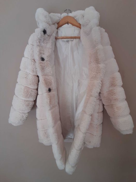 Casaco Pelucia creme com capuz