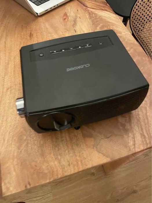 Projetor de vídeo 1080p com WiFi e Bluetooth - como novo