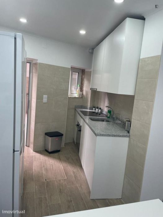 Quarto - localizado em Parque das Nações Lisbon