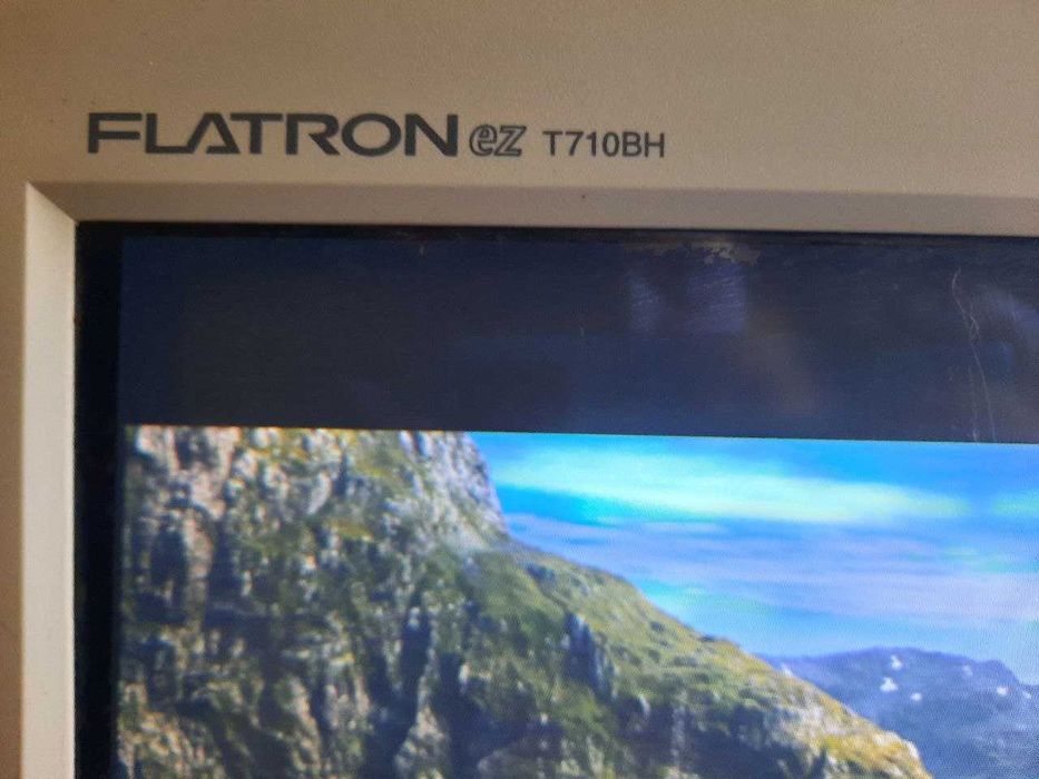 Продам монітор LG Flatron ez t710bh
