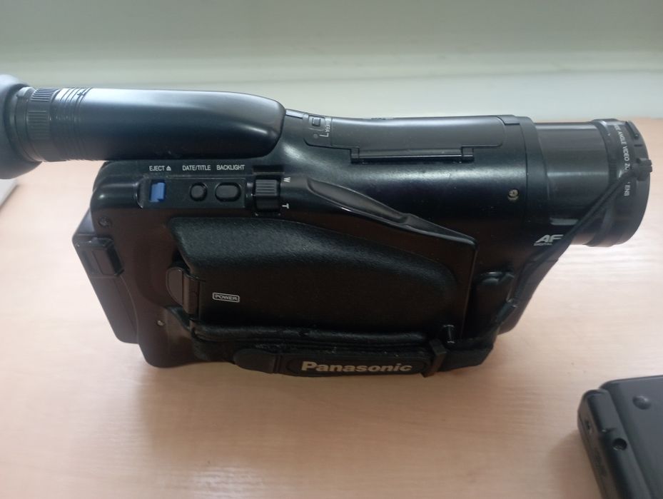 Відеокамера Panasonic NV-RX10EN