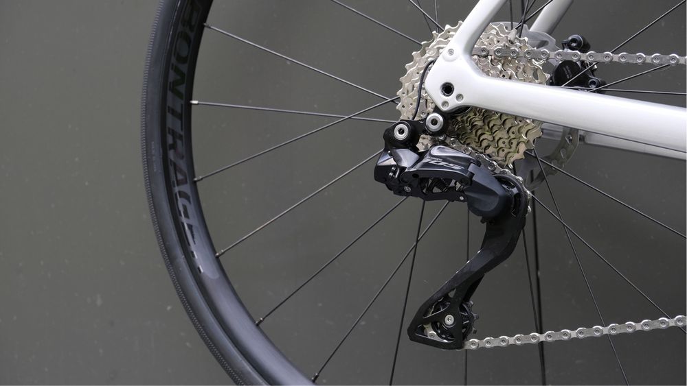 Новий шосейний велосипед Trek Domane SL 6 Shimano 105 Di2 (2025)