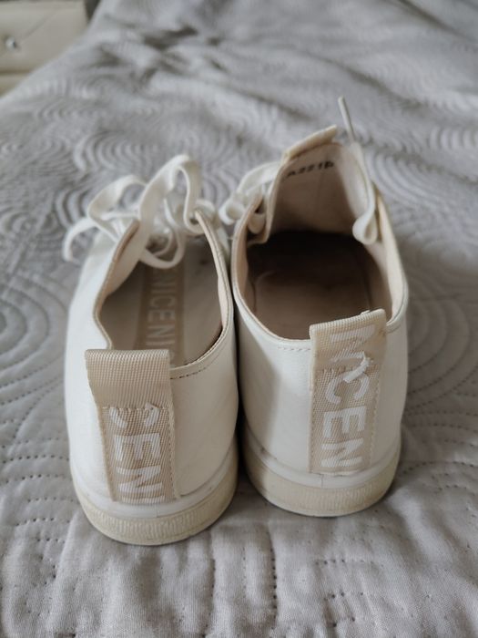 Buty dziewczęce lub damskie
