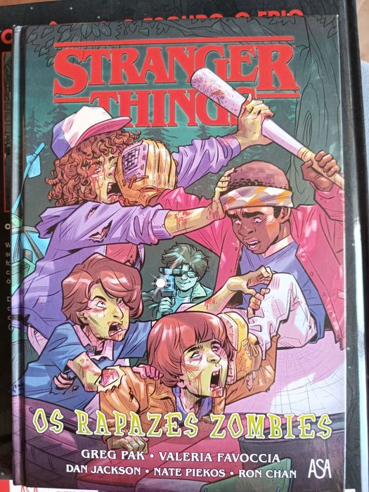 Livro Stranger Things "Os Rapazes Zombies"