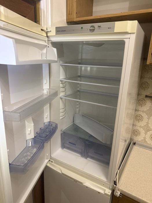 Холодильник Snaige