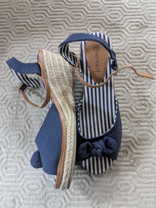 Esmara sandały espadryle na koturnie granatowe rozm. 39