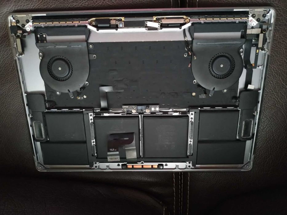 Top Case MacBook Pro  A1990  15.4″ Retina