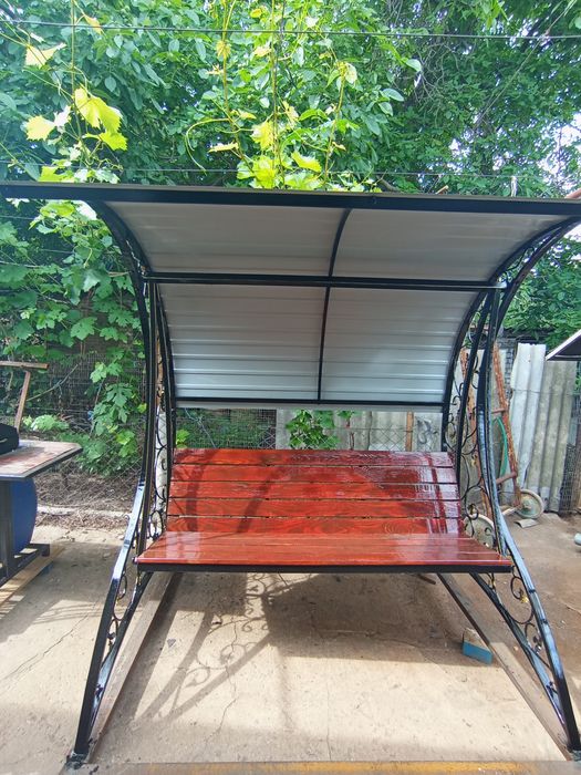 Качель садовая .