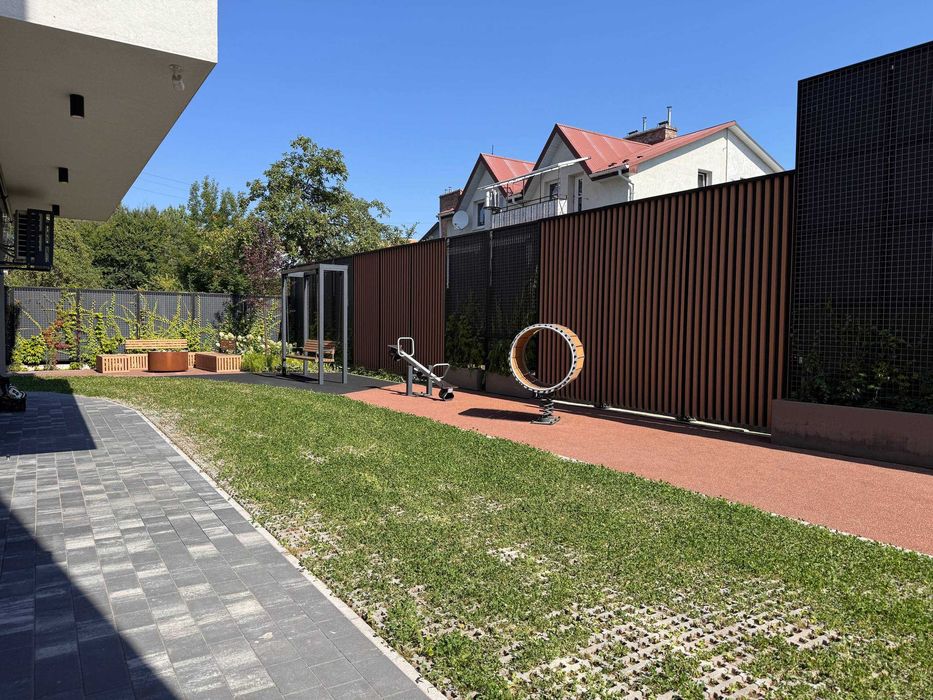 БЕЗ КОМІСІЇ ПРОДАЖ КОМЕРЦІЇ в зданій новобудові вул.Окружна,43