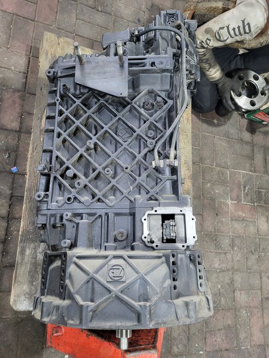 Коробка передач ZF 16 S 221