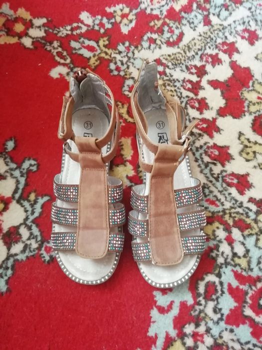 Босоніжки дитячі