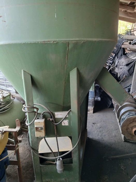 Sprzedam mieszalnik paszowy