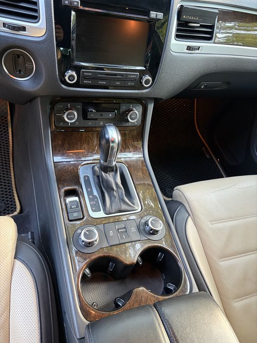 Продам  vw touareg 3.0 tdi. Ідеальний. Офіційний