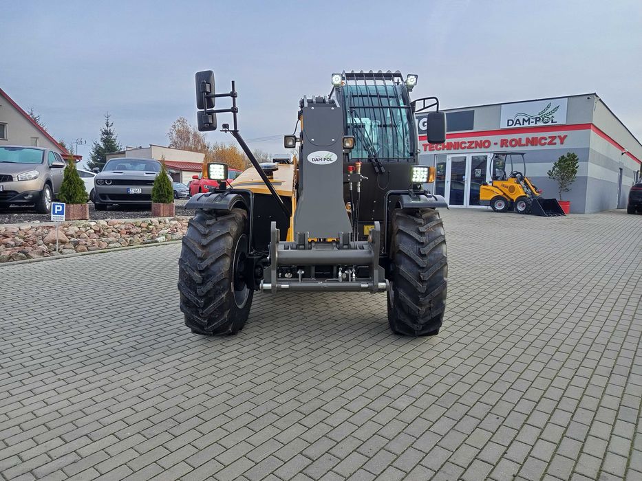 Ładowarka teleskopowa WOLF 3350T udźwig 3,5 T, wys. podnoszenia 7 m.