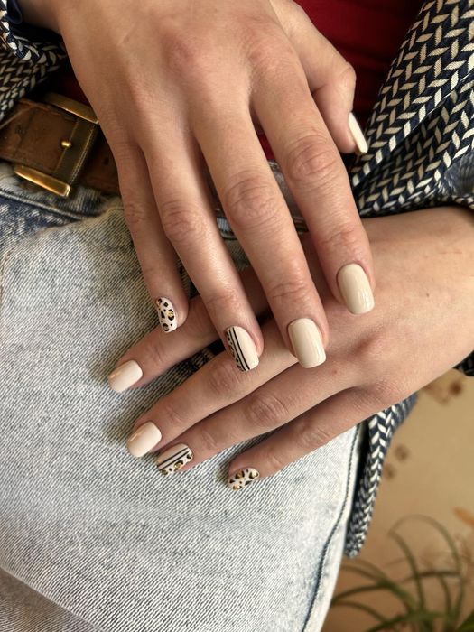 Манікюр покриття гель лаком