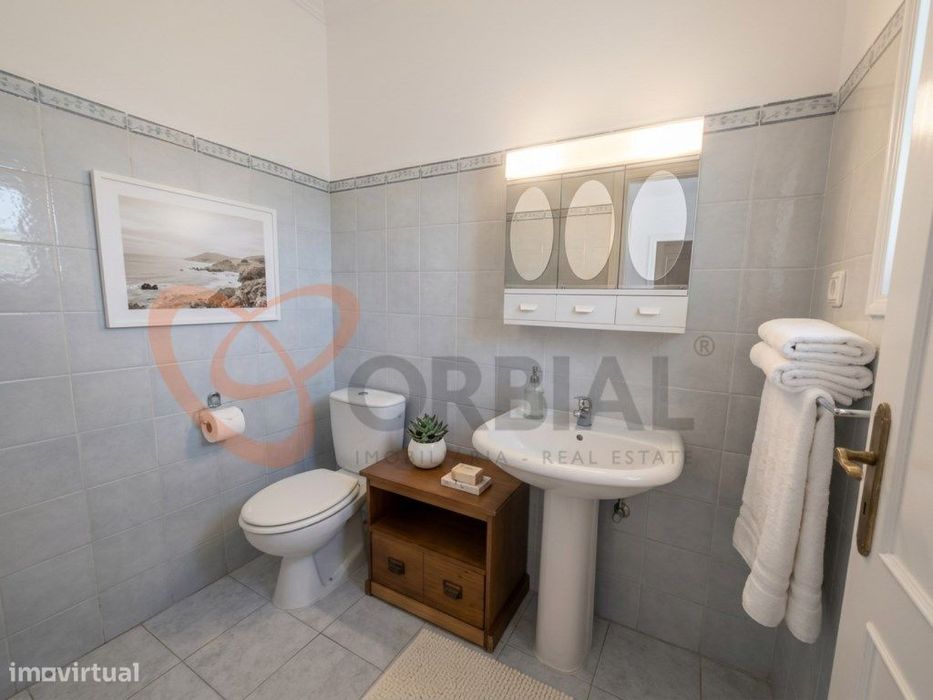 Moradia Geminada com 2 quartos para venda em Albufeira