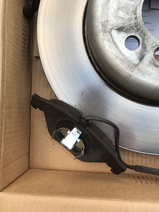 Discos e pastilhas de travao dienteiros de BMW 530D 2012