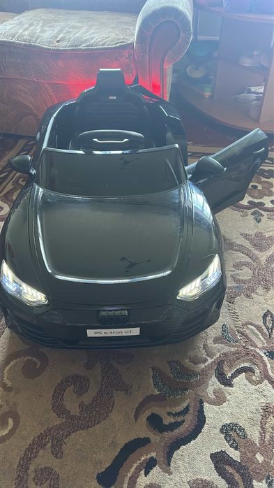 Машинка дитяча на керуванні