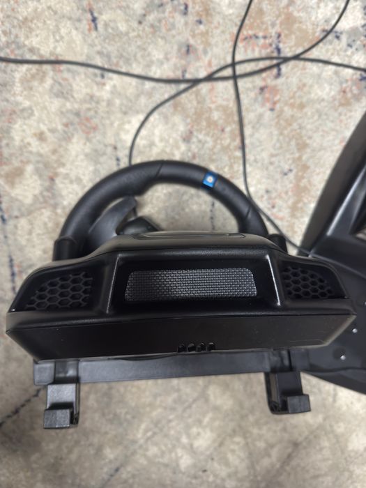 Продам ігровий руль Logitech g923