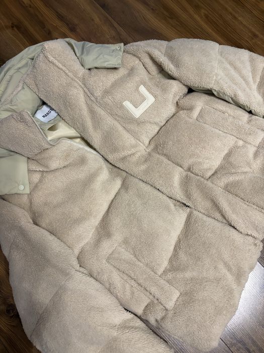 Світла жіноча курточка розмір М-L