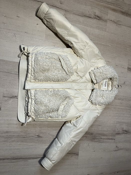 Куртка жіноча молочна