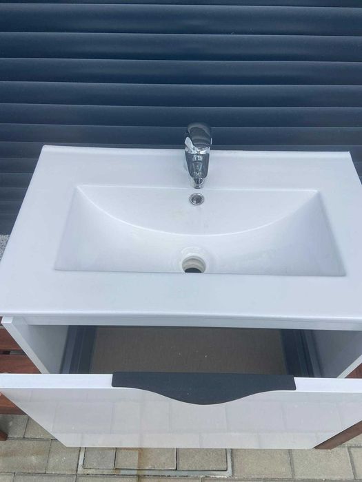 Armário para lavatório NOVO!