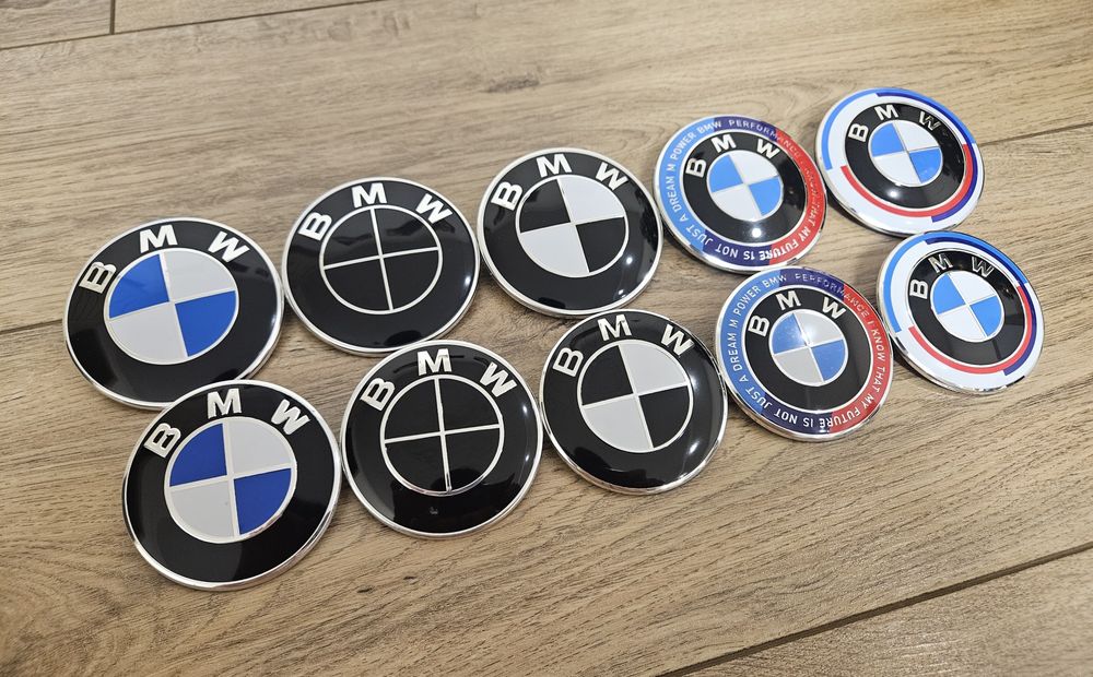 Емблема значок шильдик эмблема BMW 82мм 74мм БМВ в капот багажник