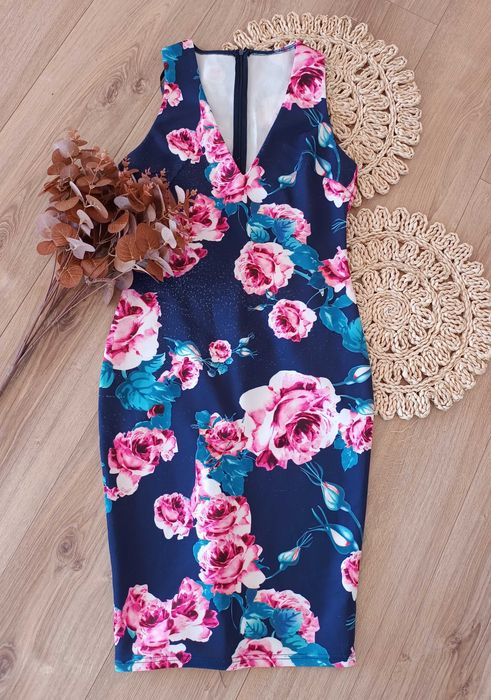 niebieska granatowa kwiecista elegancka prosta sukienka w kwiaty 36 S