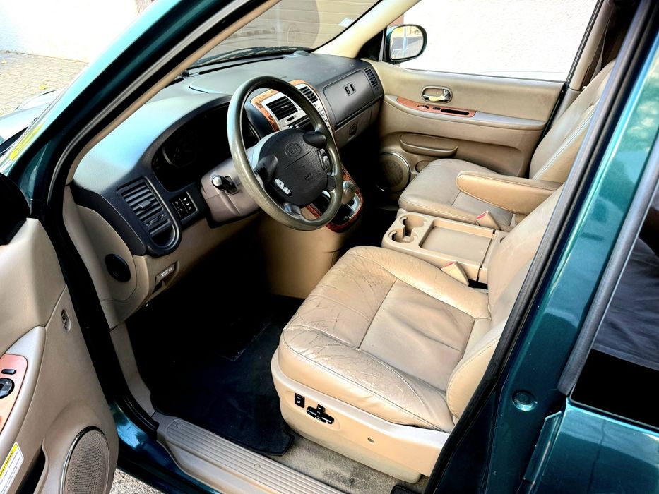 Kia Carnival  2003